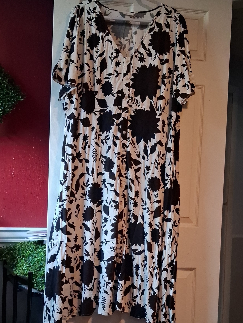 Ava & Viv Black and White Floral Maxi Dress